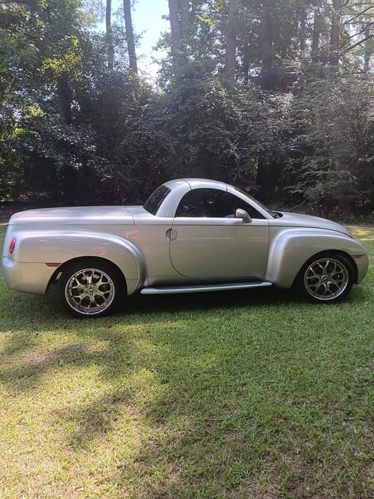 2004 Chevrolet SSR - Image 5 of 5