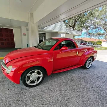2004 Chevrolet SSR LS Convertible Pickup 2D
