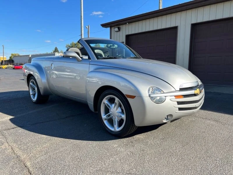 2004 Chevrolet SSR - Image 5 of 31