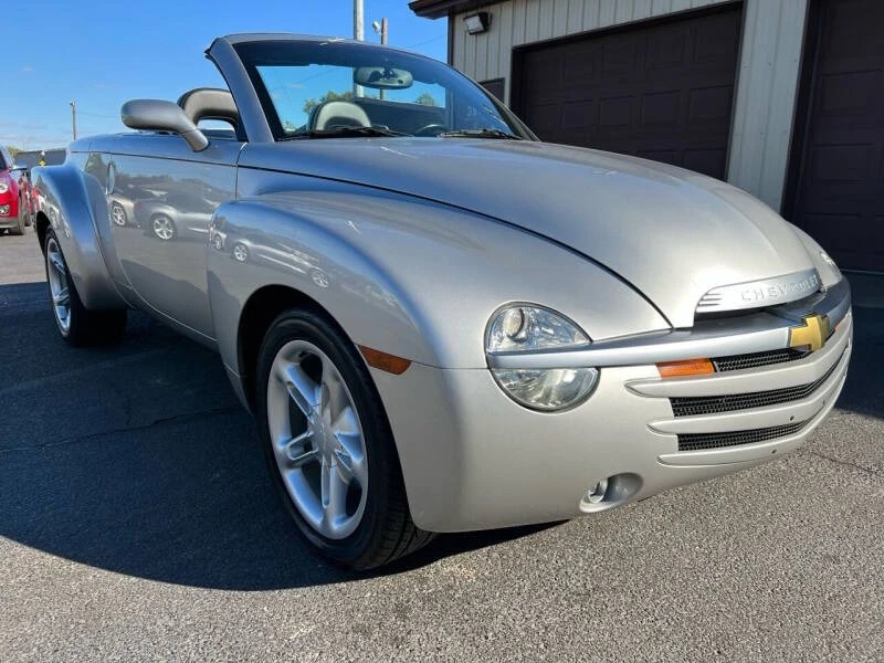 2004 Chevrolet SSR - Image 13 of 31
