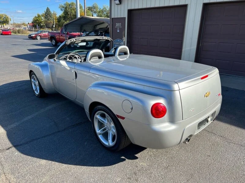 2004 Chevrolet SSR - Image 21 of 31
