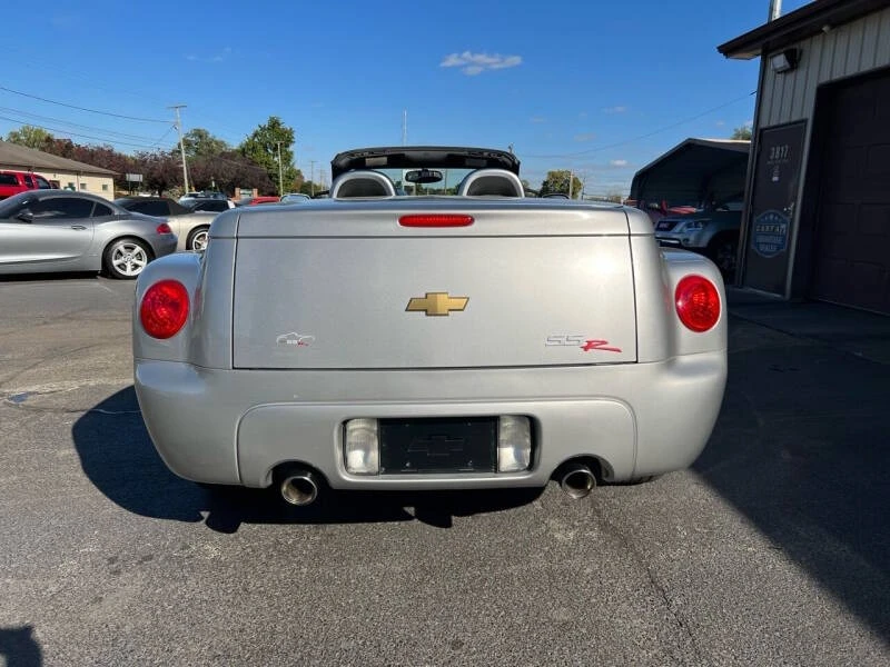 2004 Chevrolet SSR - Image 30 of 31