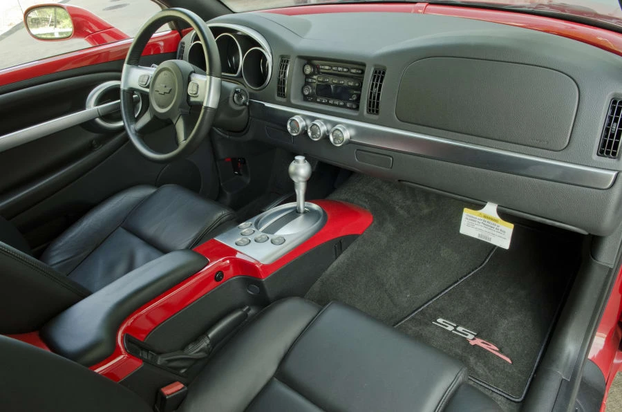 2004 Chevrolet SSR - Image 6 of 9