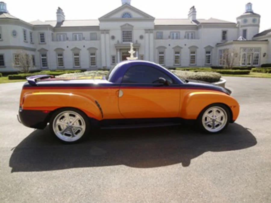 2004 Chevrolet SSR - Image 2 of 12