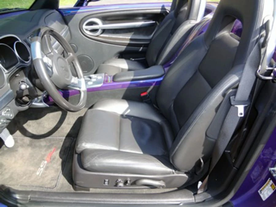 2004 Chevrolet SSR - Image 3 of 12