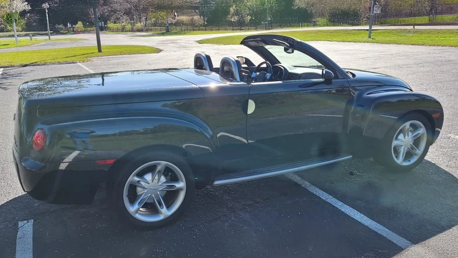 2004 Chevrolet SSR - Image 8 of 18