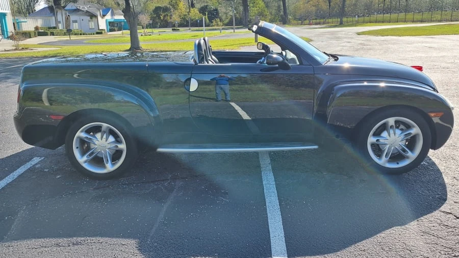 2004 Chevrolet SSR - Image 14 of 18