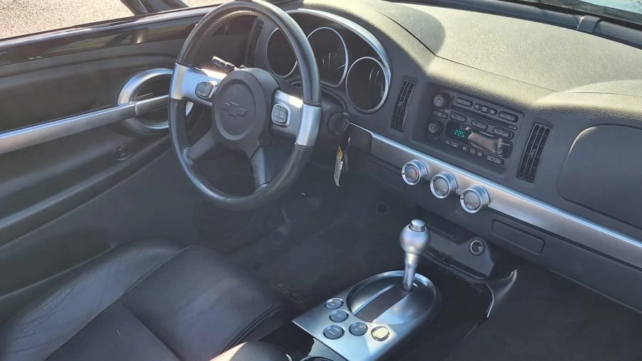 2004 Chevrolet SSR - Image 16 of 18