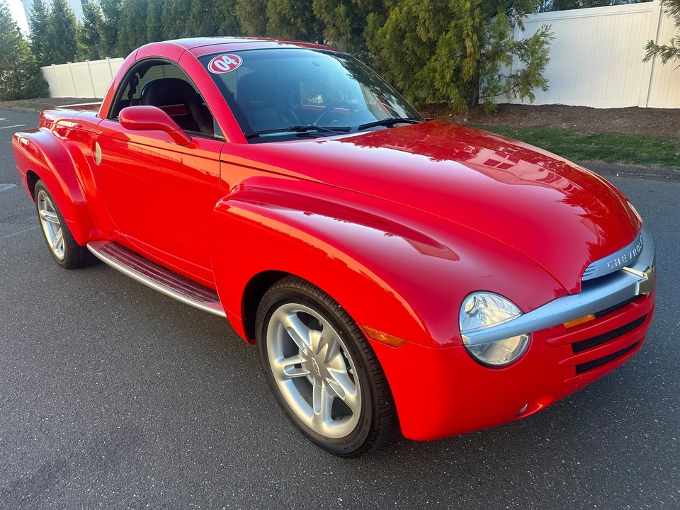 2004 Chevrolet SSR - Image 7 of 31
