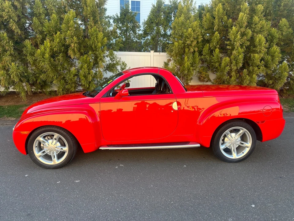 2004 Chevrolet SSR - Image 4 of 31