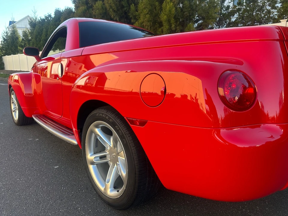 2004 Chevrolet SSR - Image 20 of 31