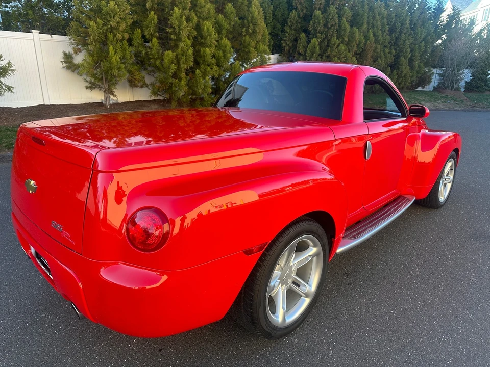 2004 Chevrolet SSR - Image 30 of 31