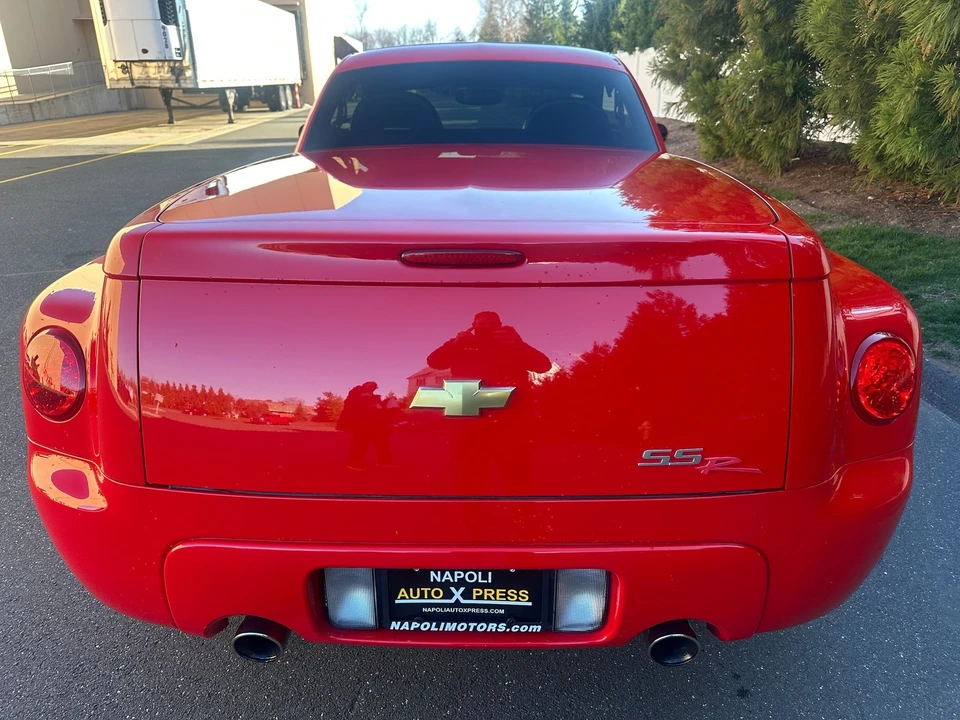 2004 Chevrolet SSR - Image 22 of 31