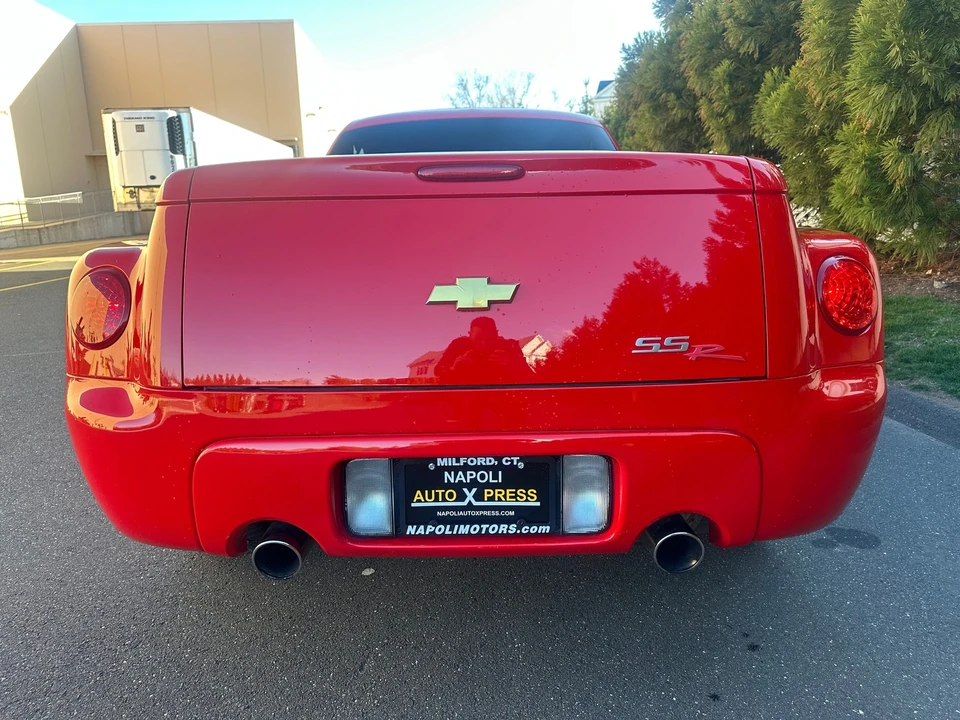 2004 Chevrolet SSR - Image 23 of 31
