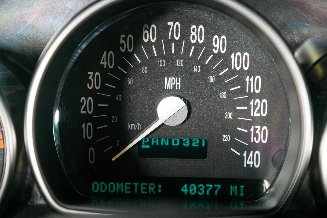 2004 Chevrolet SSR - Image 29 of 31
