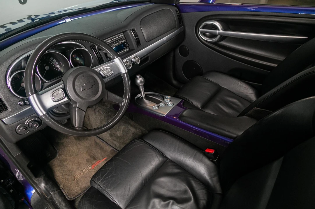 2004 Chevrolet SSR - Image 2 of 31