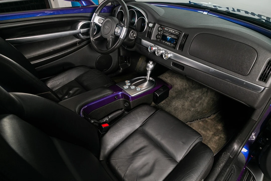 2004 Chevrolet SSR - Image 12 of 21