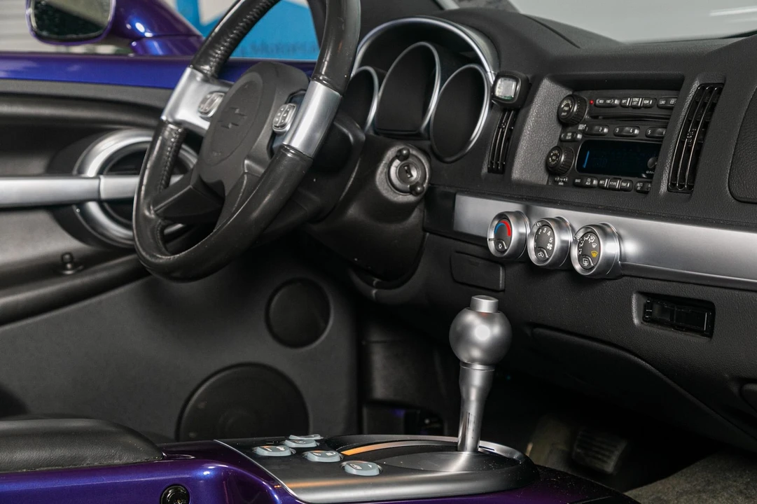 2004 Chevrolet SSR - Image 26 of 31