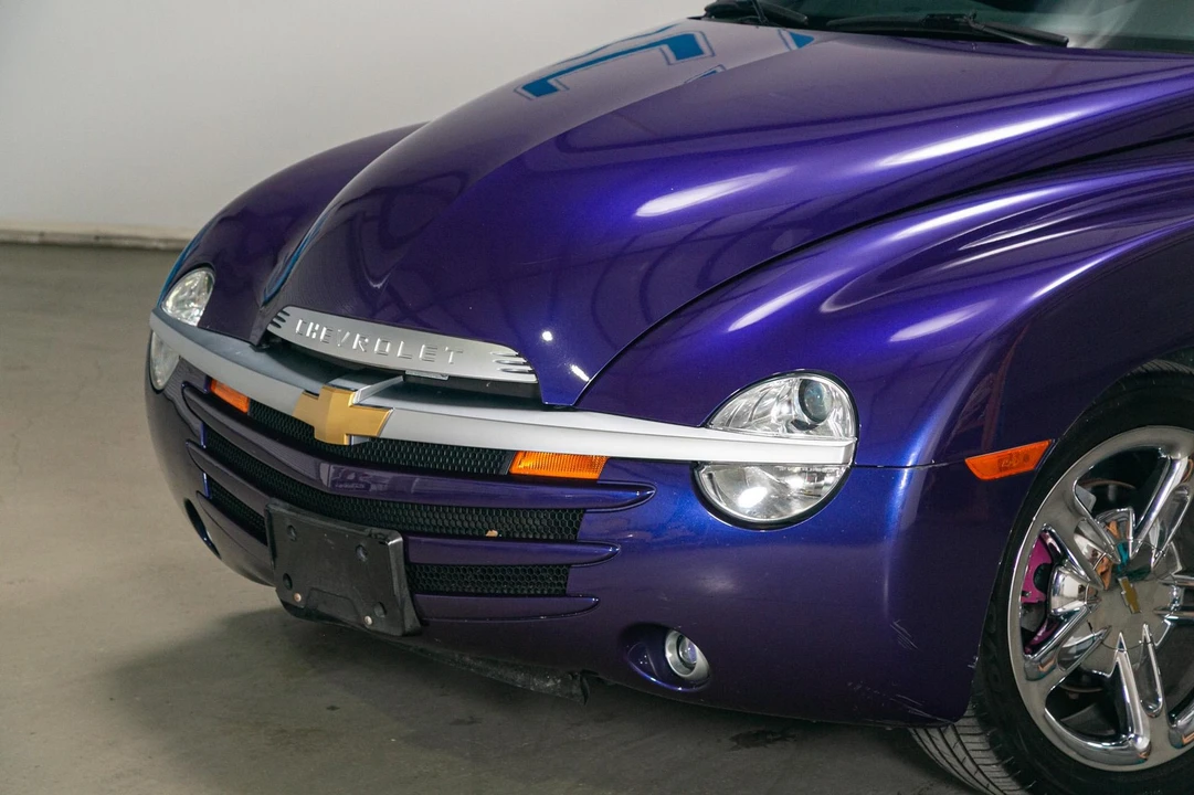 2004 Chevrolet SSR - Image 7 of 31