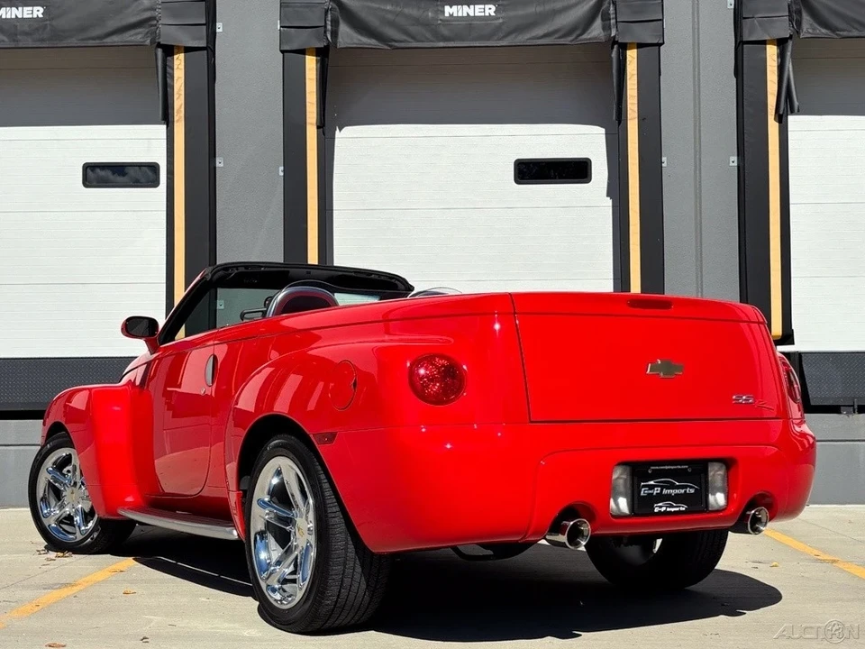 2004 Chevrolet SSR - Image 20 of 21