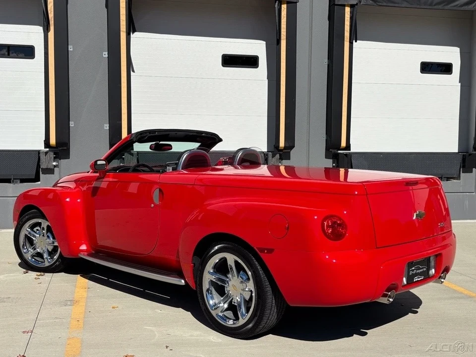 2004 Chevrolet SSR - Image 18 of 21
