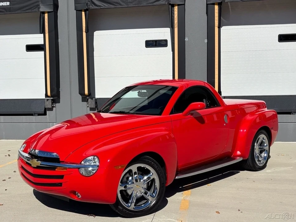 2004 Chevrolet SSR - Image 4 of 21