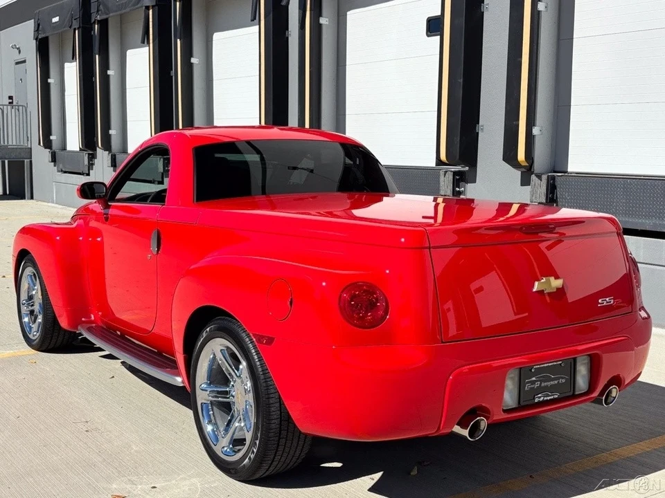 2004 Chevrolet SSR - Image 17 of 21