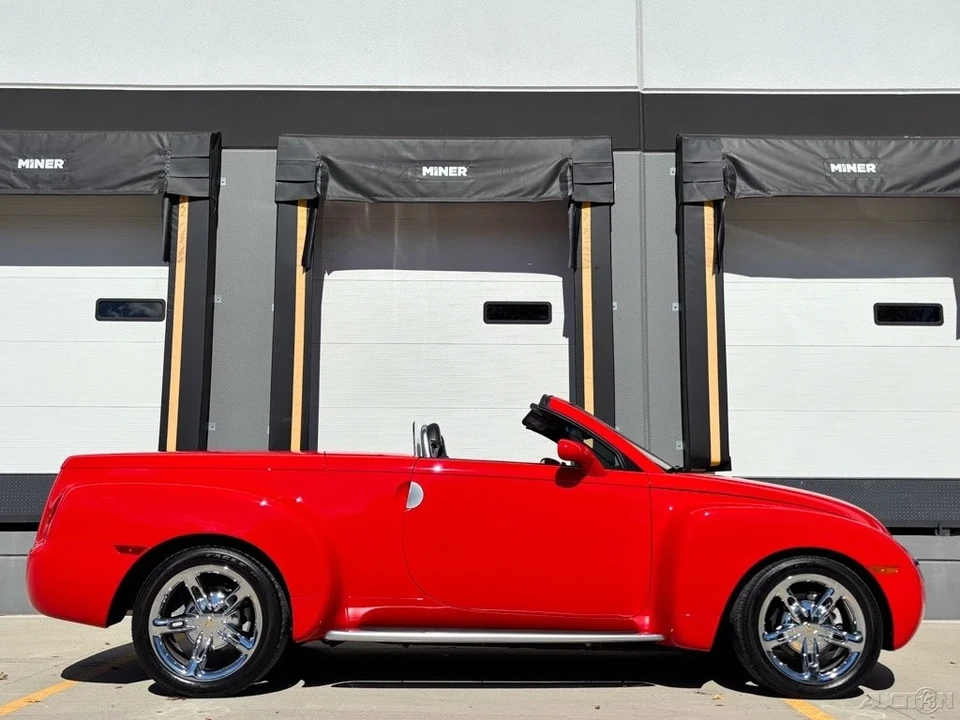 2004 Chevrolet SSR - Image 14 of 21