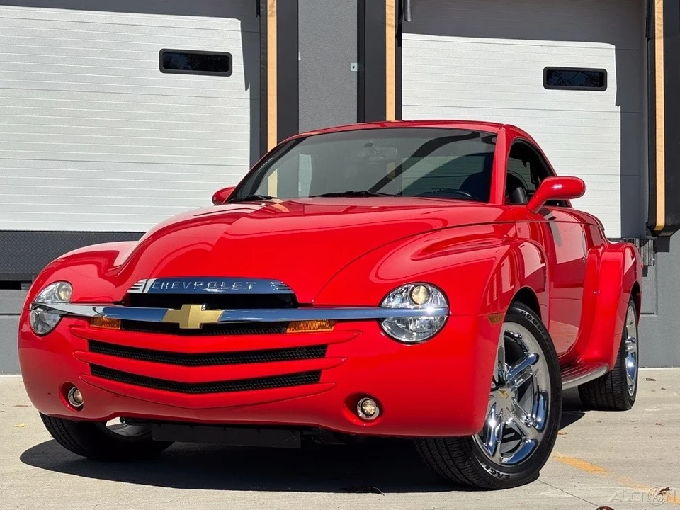 2004 Chevrolet SSR - Image 8 of 21