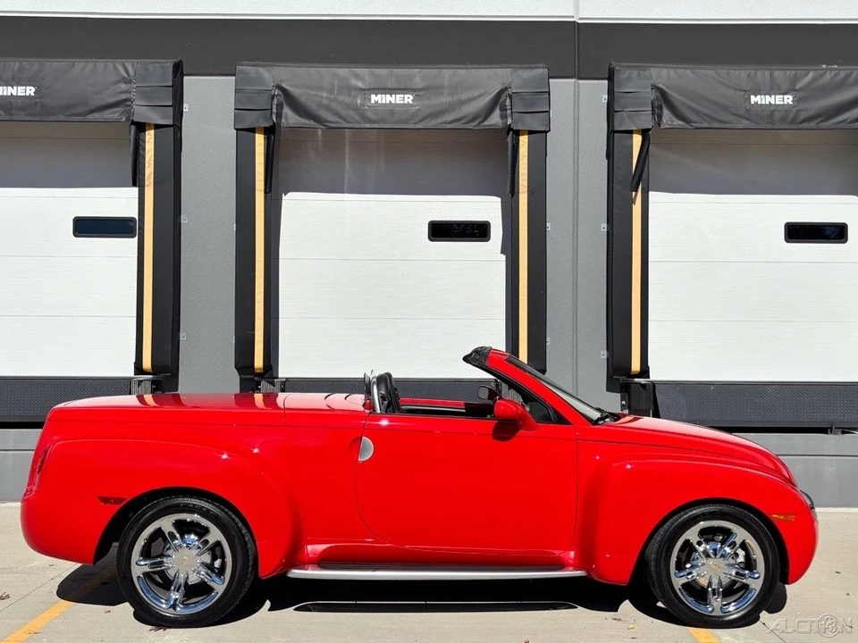 2004 Chevrolet SSR - Image 7 of 21