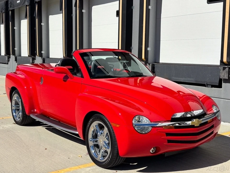 2004 Chevrolet SSR - Image 11 of 21