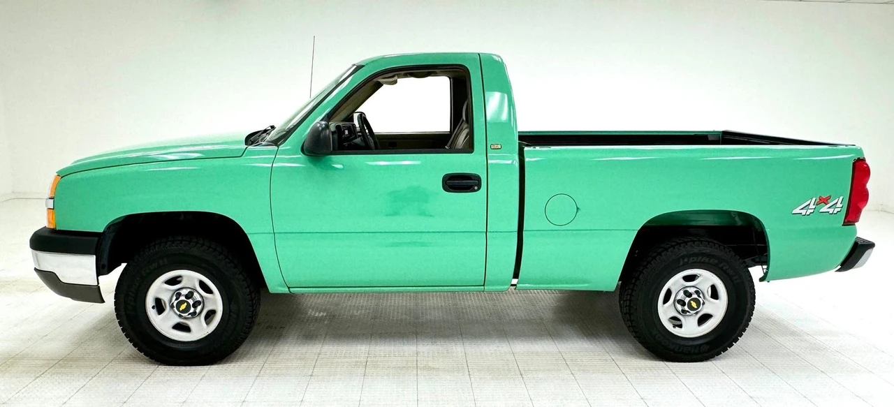 2004 Chevrolet Silverado 1st Gen - Image 2 of 12