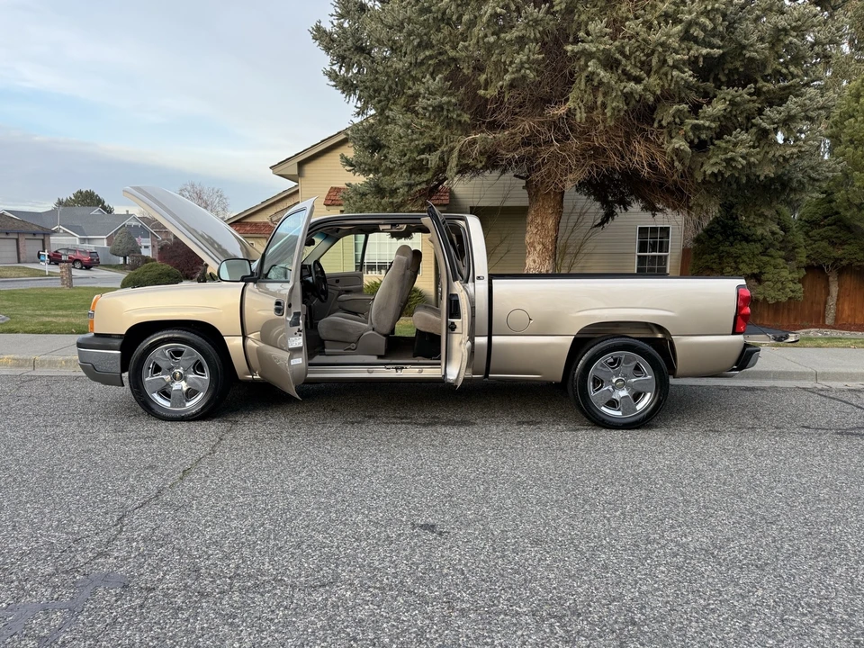 2004 Chevrolet Silverado 1st Gen - Image 9 of 21