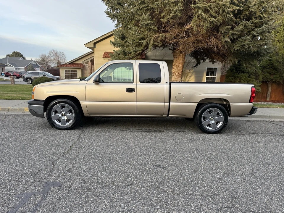 2004 Chevrolet Silverado 1st Gen - Image 2 of 21