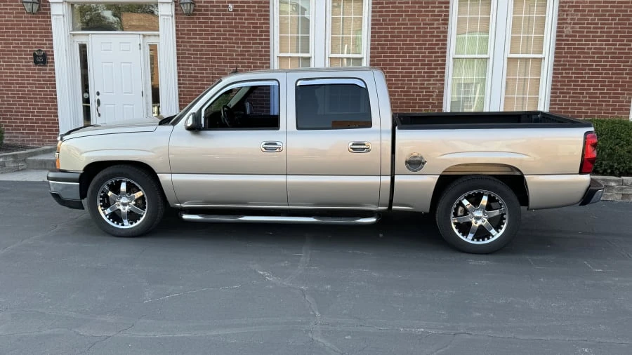 2004 Chevrolet Silverado 1st Gen - Image 2 of 10
