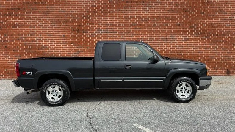 2004 Chevrolet Silverado 1st Gen - Image 2 of 27