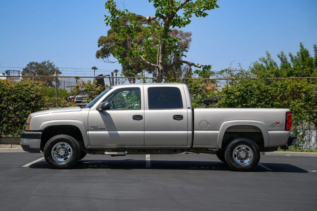 2004 Chevrolet - Image 13 of 31
