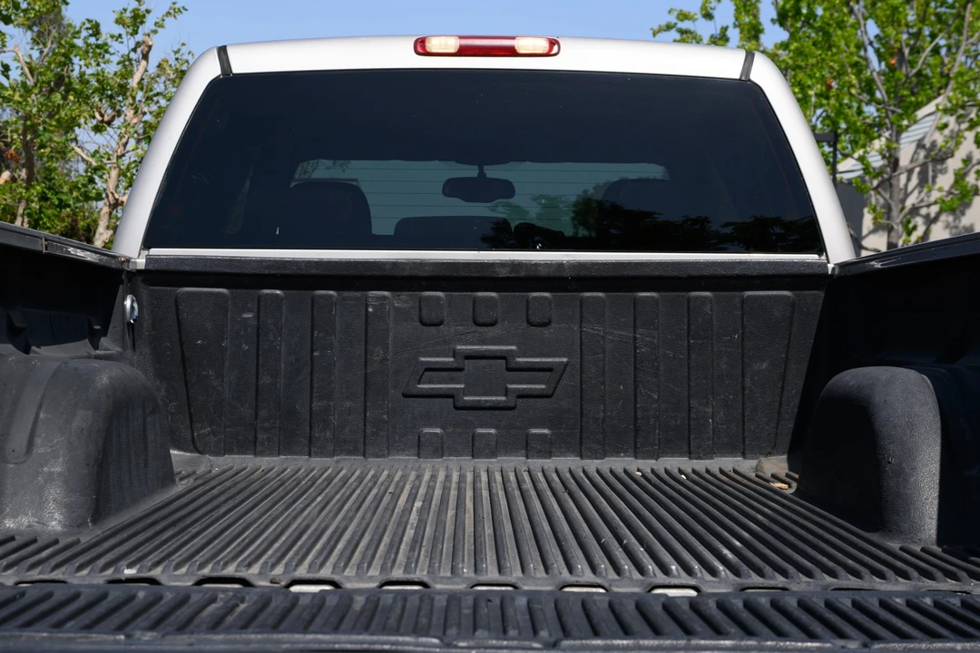 2004 Chevrolet - Image 25 of 31