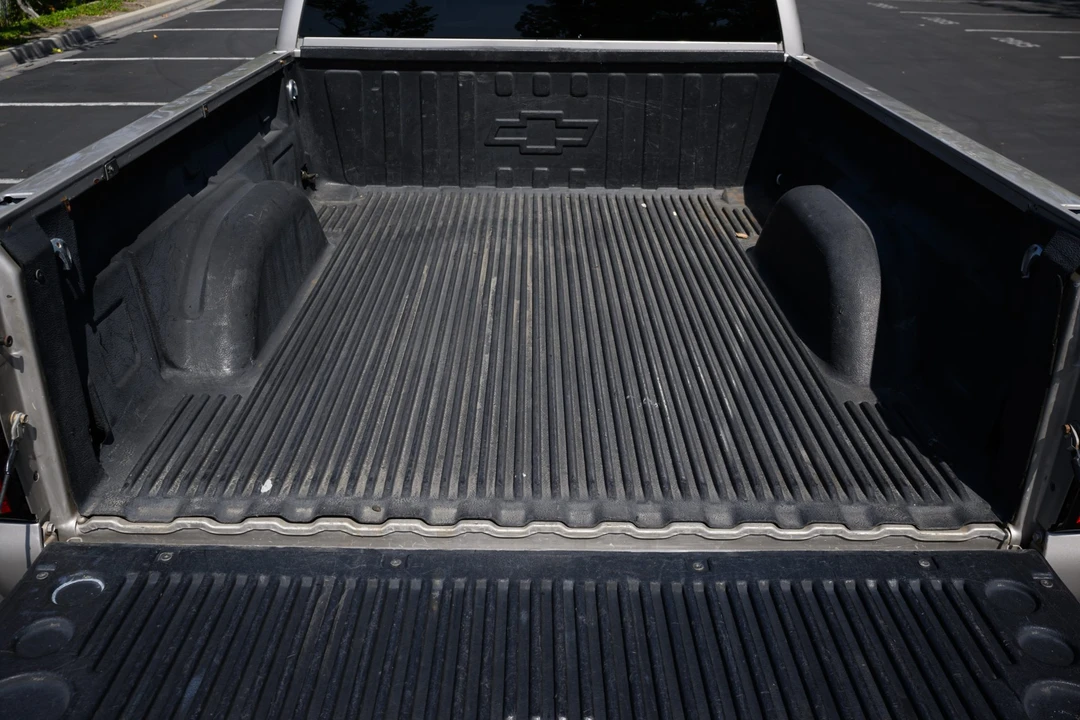 2004 Chevrolet - Image 24 of 31