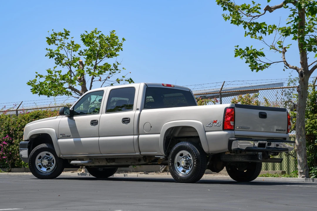 2004 Chevrolet - Image 15 of 31