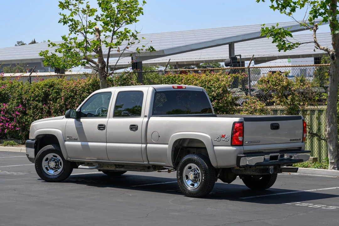 2004 Chevrolet - Image 14 of 31