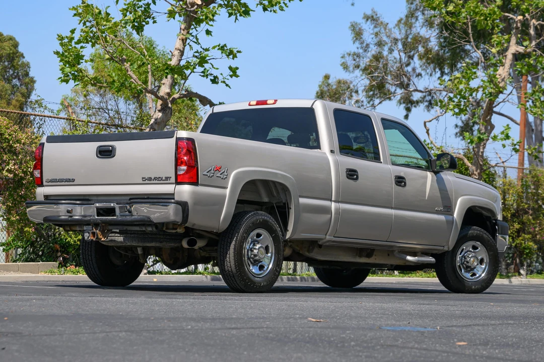 2004 Chevrolet - Image 20 of 31