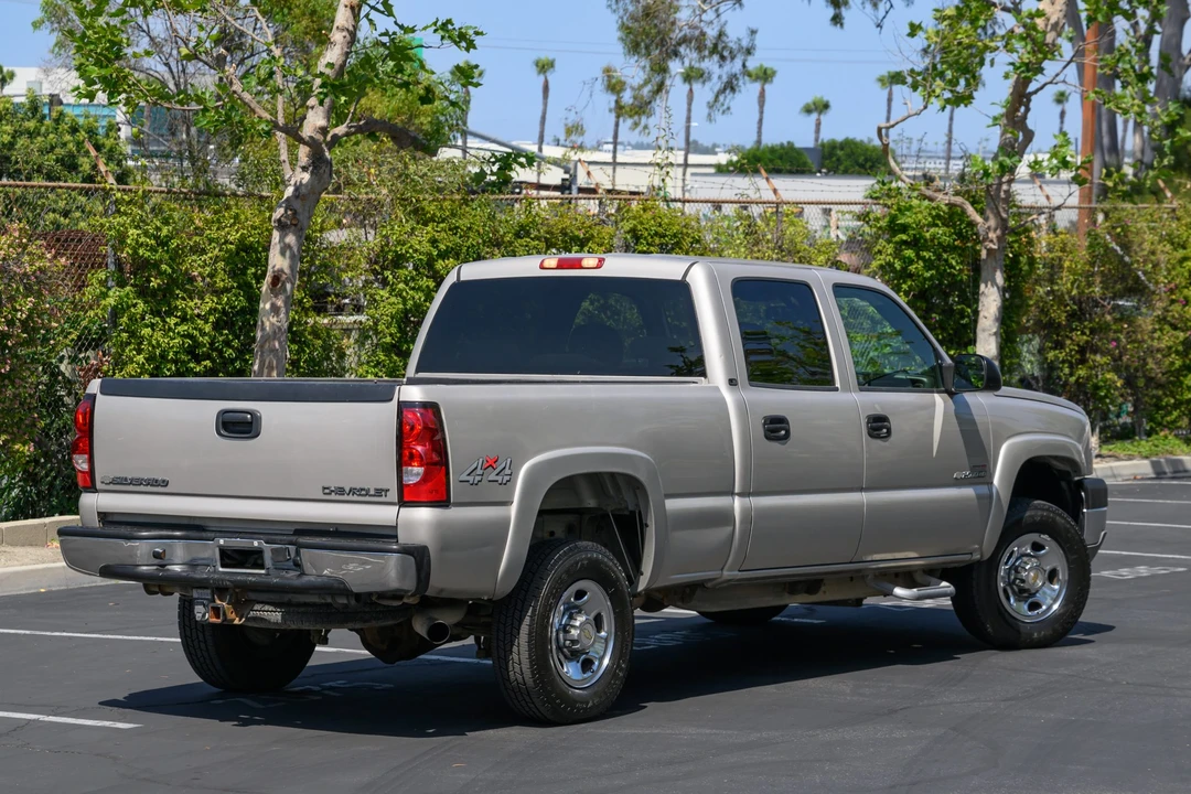 2004 Chevrolet - Image 21 of 31