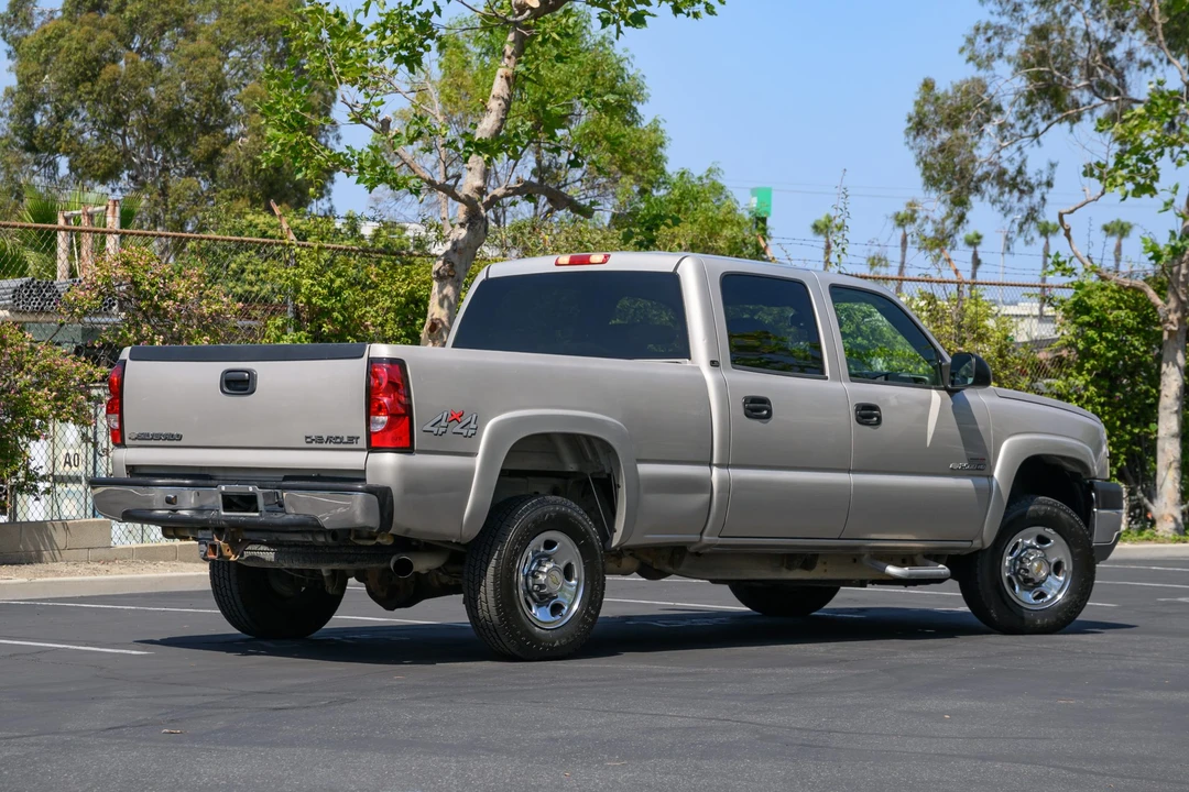 2004 Chevrolet - Image 22 of 31