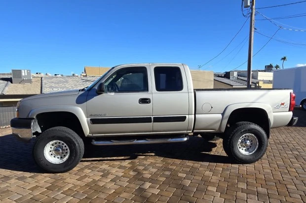 2004 Chevrolet Silverado Heavy Duty 2nd Gen - Image 3 of 7