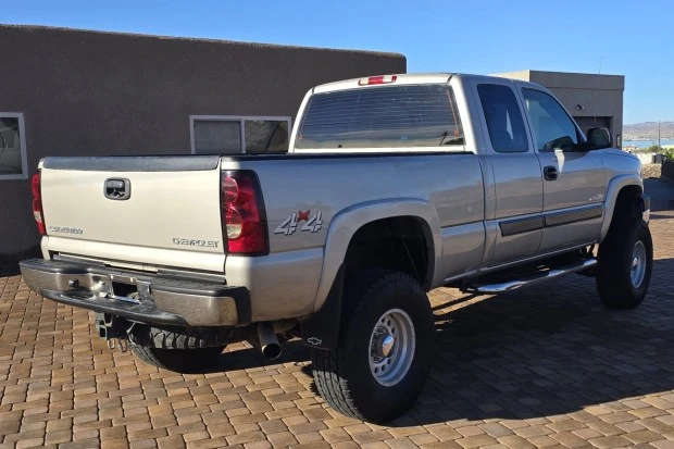 2004 Chevrolet Silverado Heavy Duty 2nd Gen - Image 2 of 7