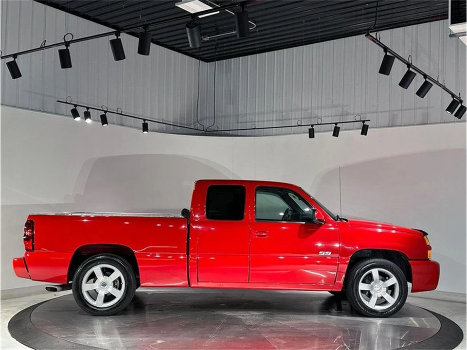 2004 Chevrolet Silverado 1st Gen - Image 5 of 31