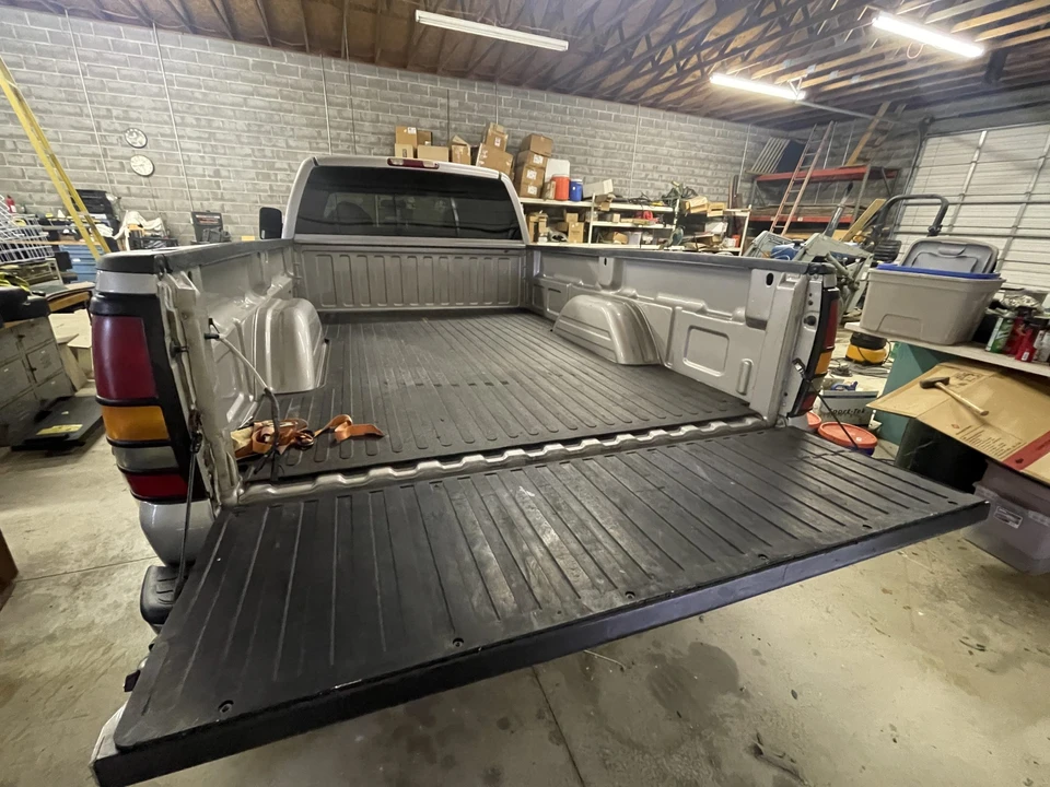 2004 Chevrolet Silverado Heavy Duty 1st Gen - Image 28 of 31