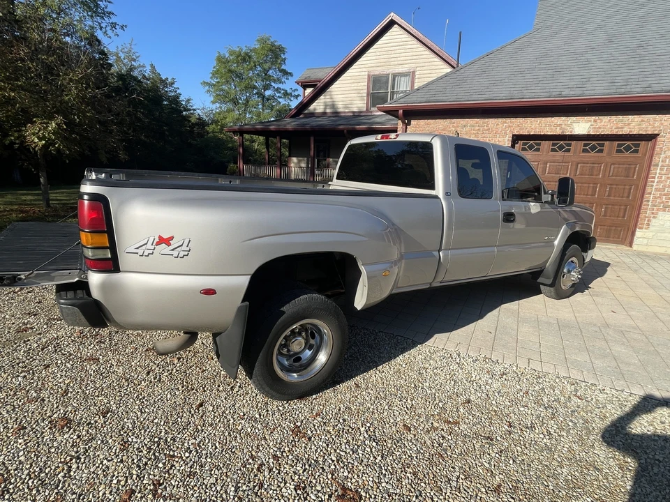2004 Chevrolet Silverado Heavy Duty 1st Gen - Image 11 of 31