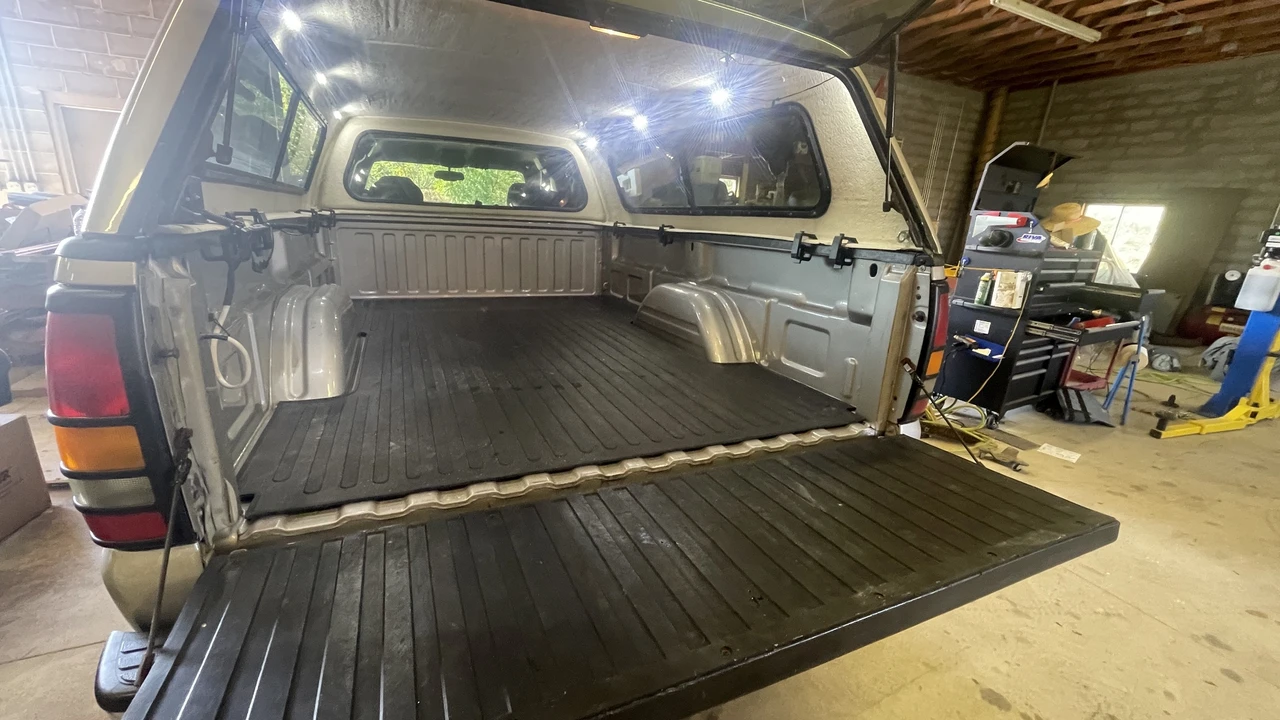 2004 Chevrolet Silverado Heavy Duty 1st Gen - Image 22 of 31
